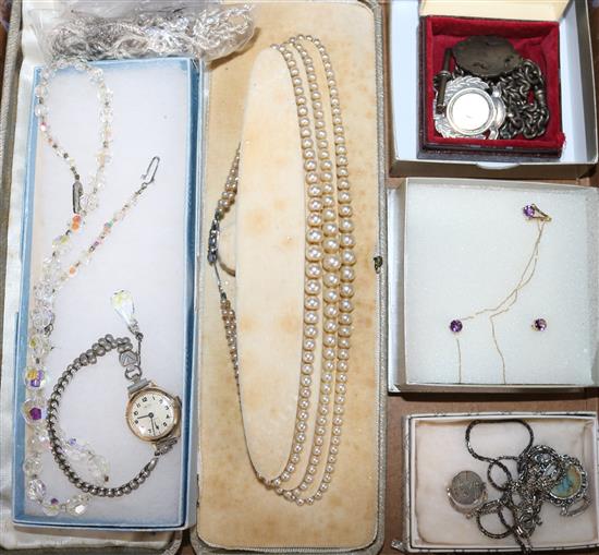 Mixed jewellery including 9ct gem set pendant and earrings and a quantity of costume jewellery.